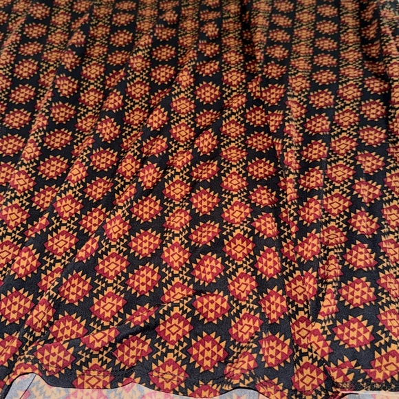 🍁 Lularoe “MAXI” skirt gold & burgandy on Black background - Picture 2 of 7